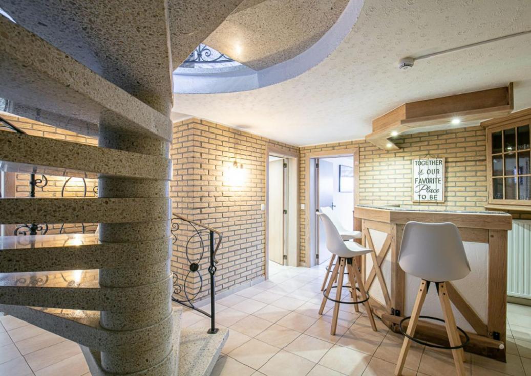 Luxueuse Et Spacieuse Villa Avec Sauna Et Piscine 말메디 외부 사진