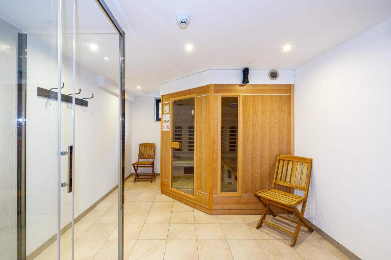 Luxueuse Et Spacieuse Villa Avec Sauna Et Piscine 말메디 외부 사진